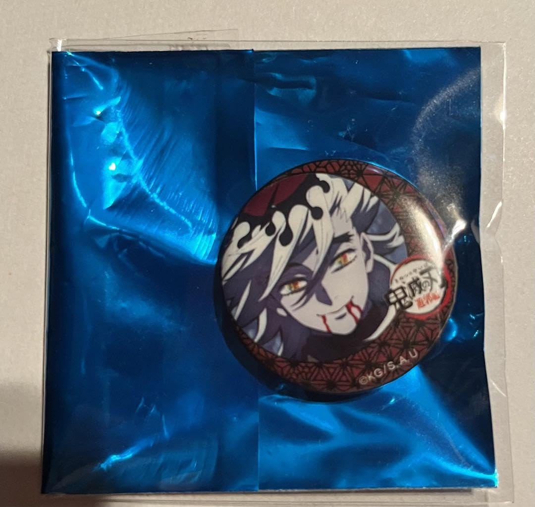 Amazon | 鬼滅 遊郭編 第四期 32mmくじ引き缶バッジ 童磨 | バッジ